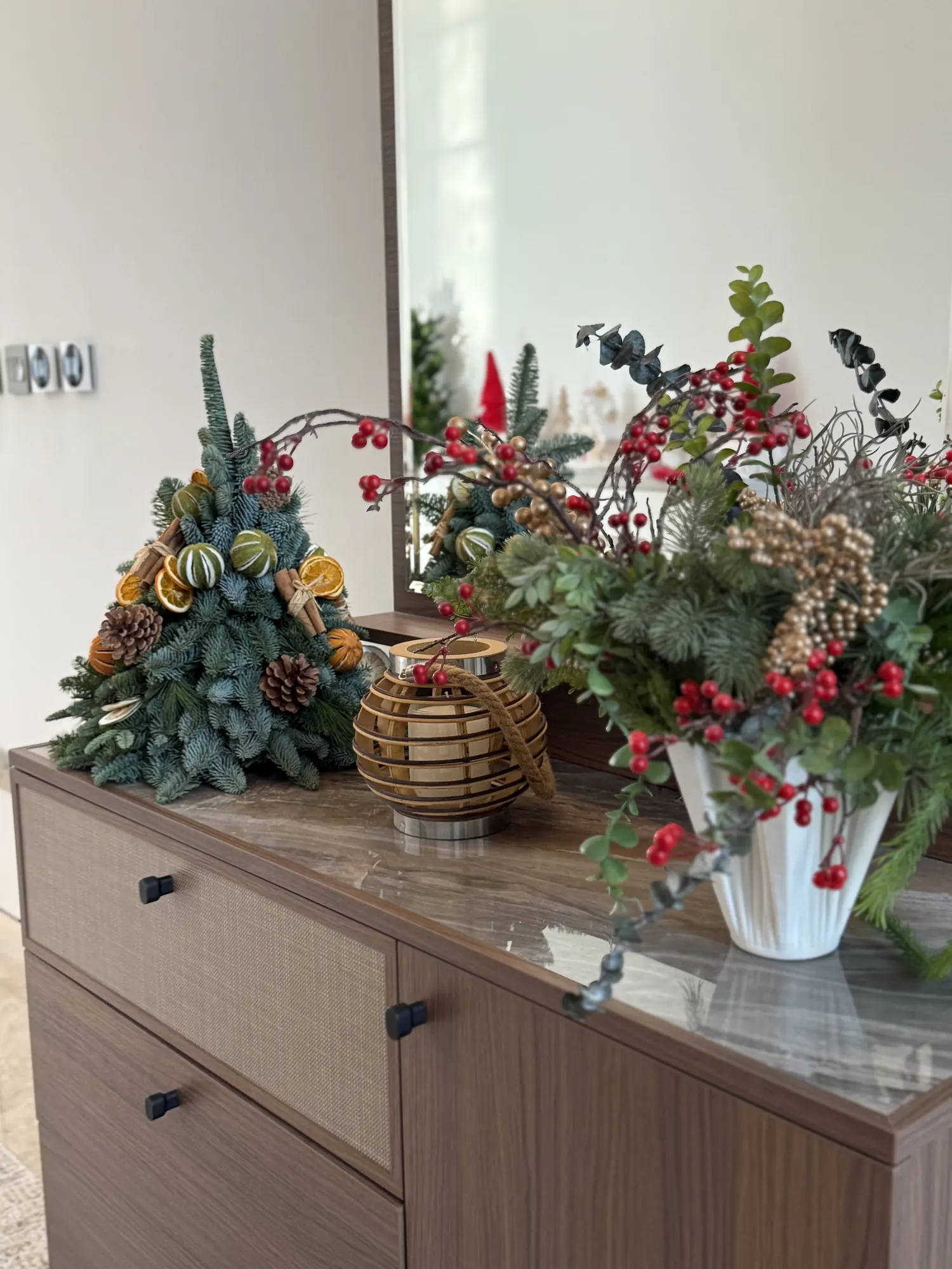 Console arrangement with dried oranges — Christmas décor by Aura