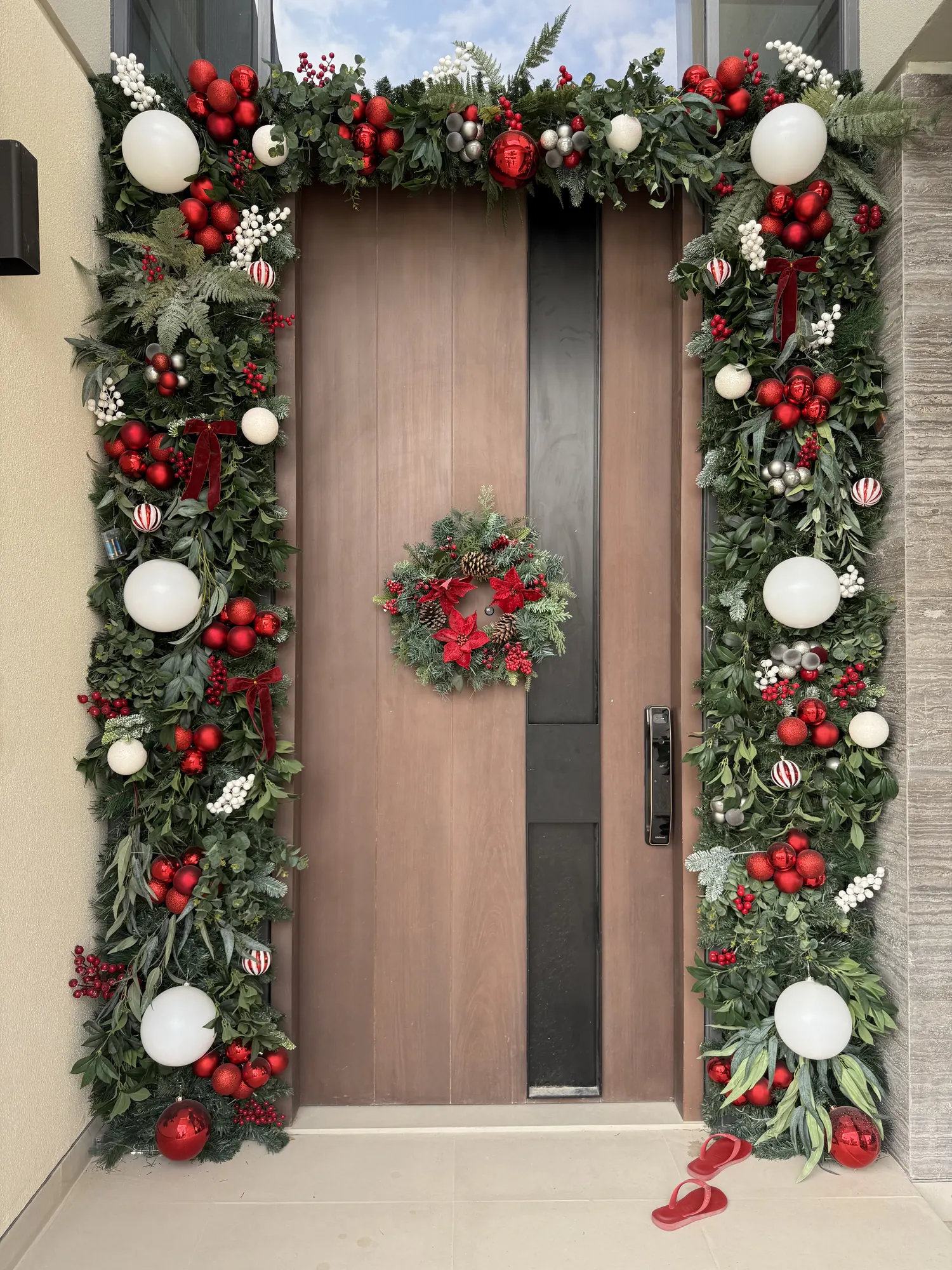 Front door garland and wreath — Christmas décor by Aura